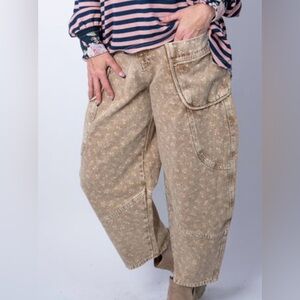 Easel Beige Floral Barrel Cropped Pants